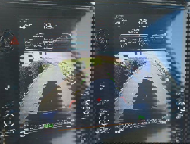 Certified 2025 Subaru Crosstrek 2.5i Limited w/ Popular Package #4A image 12