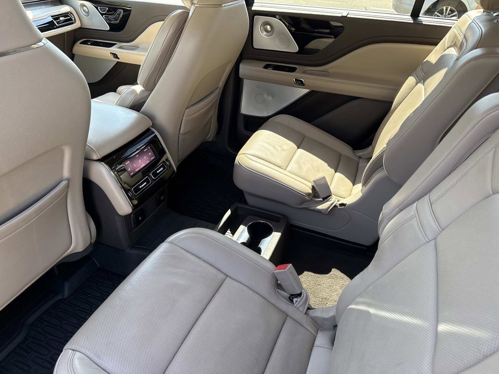 Used 2022 Lincoln Aviator Reserve w/ Equipment Group 201A image 14
