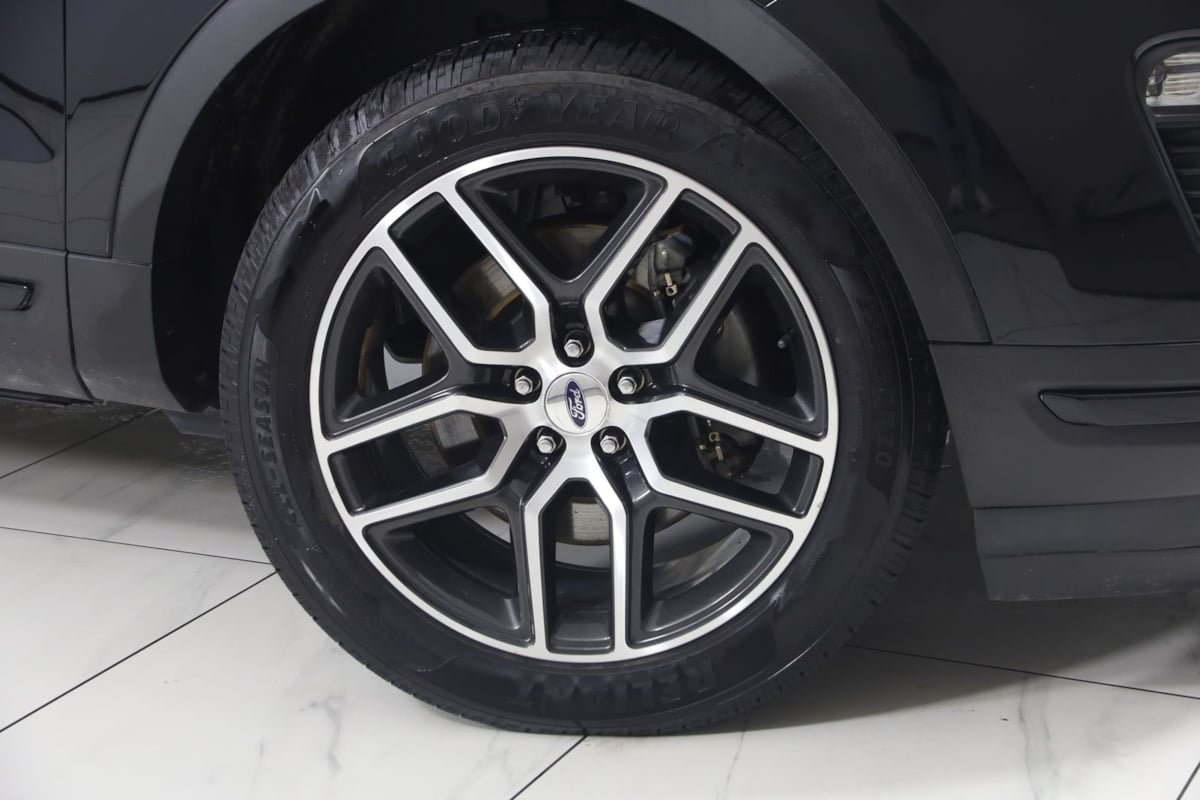 Used 2018 Ford Explorer Sport w/ Equipment Group 401A AWD/4WD image 18