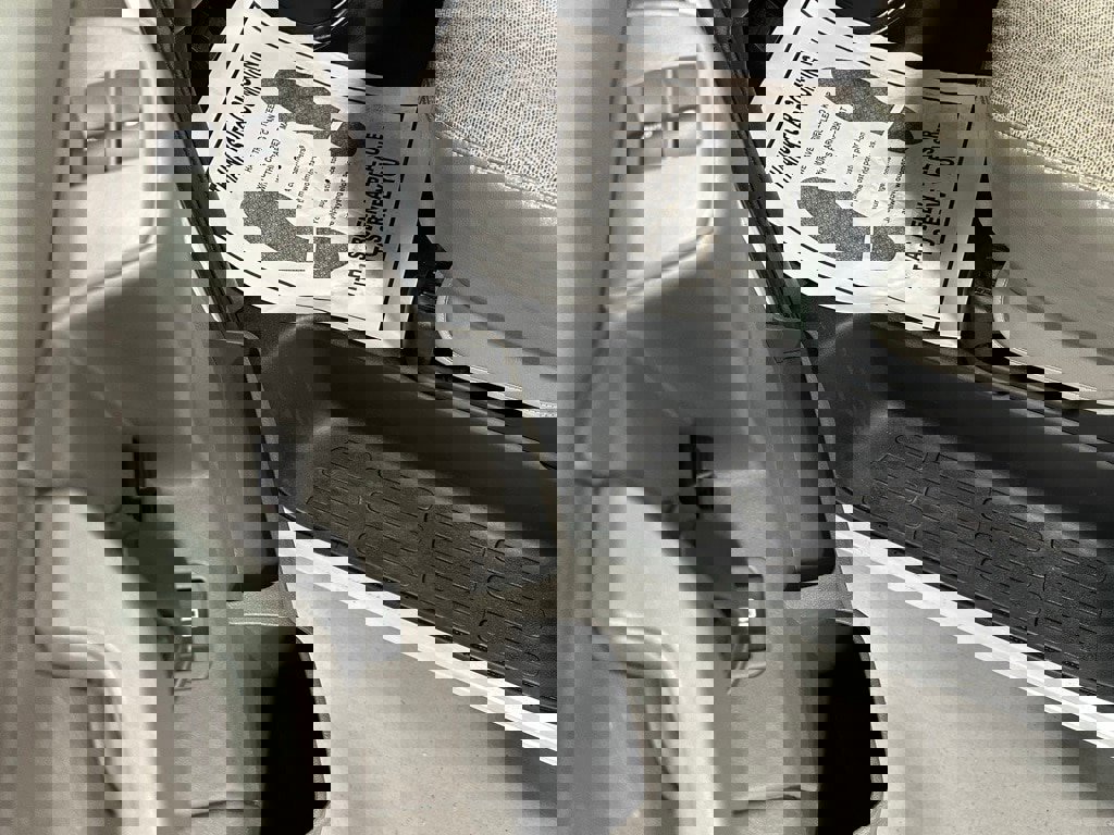 Used 2022 Chevrolet Express 3500 w/ Power Convenience Package image 9