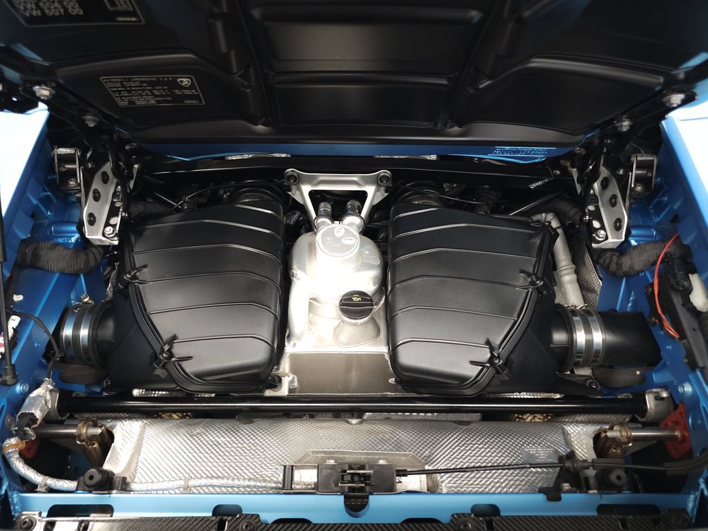 Used 2022 Lamborghini Huracan EVO RWD image 45