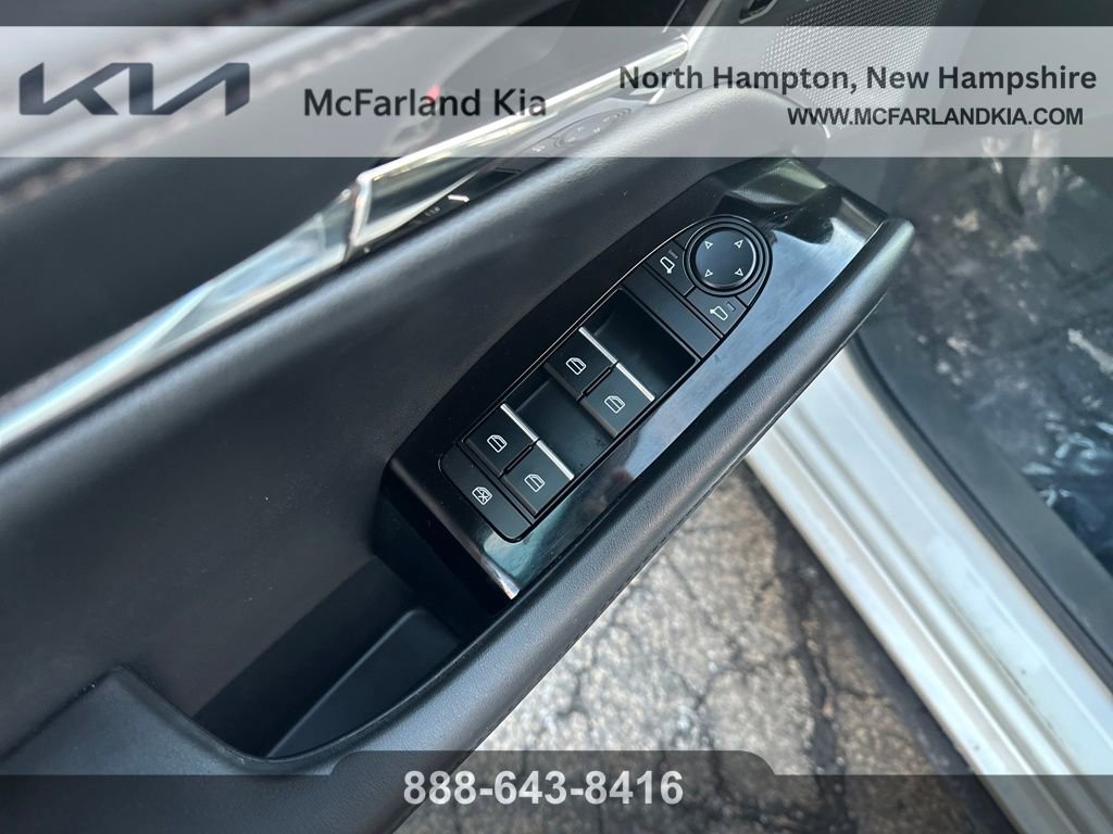 Used 2022 MAZDA MAZDA3 s image 13