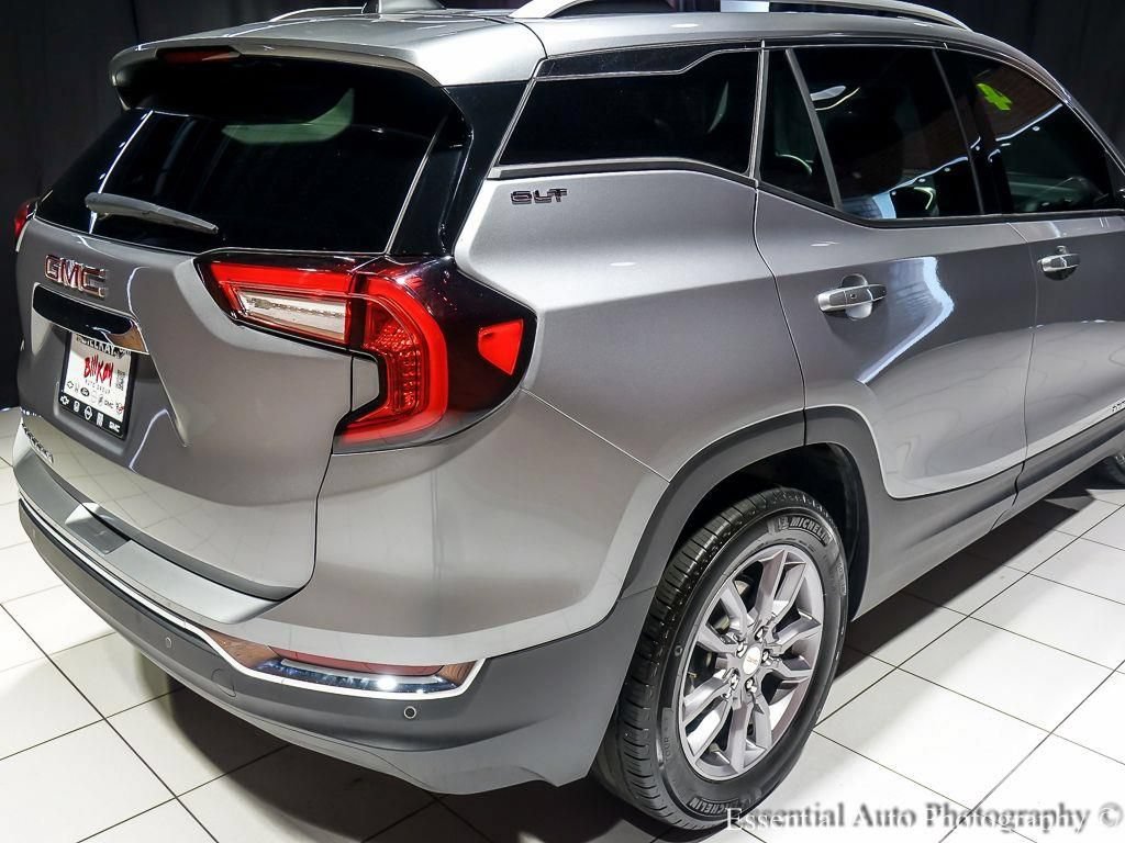 Used 2024 GMC Terrain SLT w/ Infotainment Package II FWD image 11