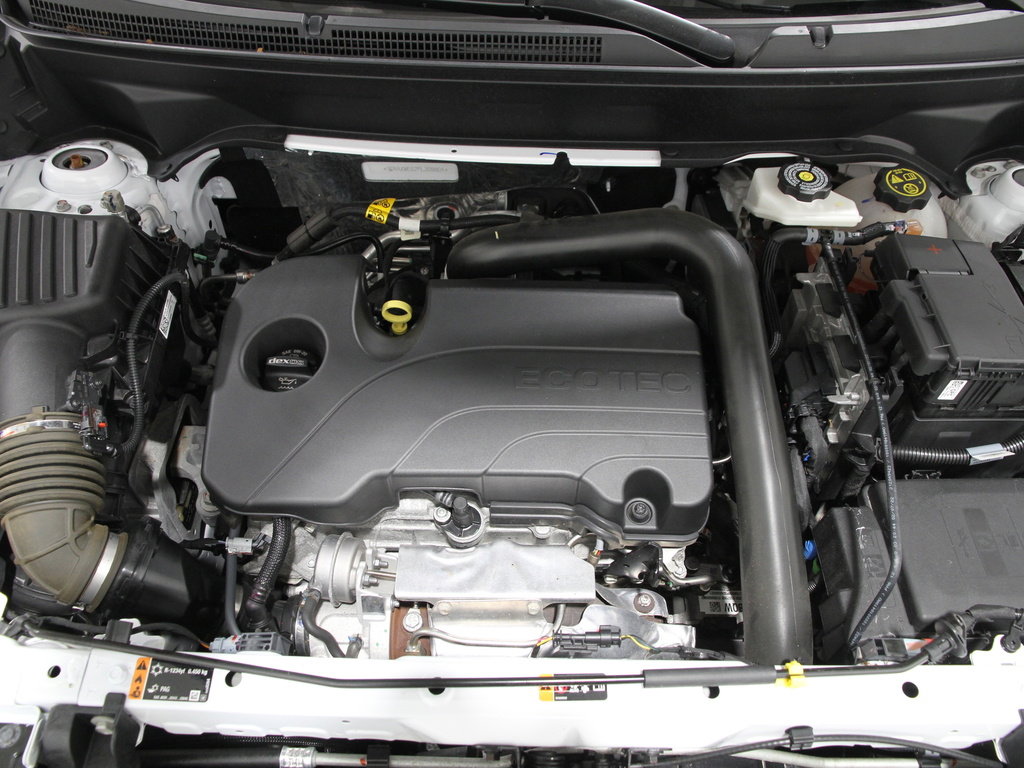 Used 2023 Chevrolet Equinox RS w/ RS Leather Package image 19