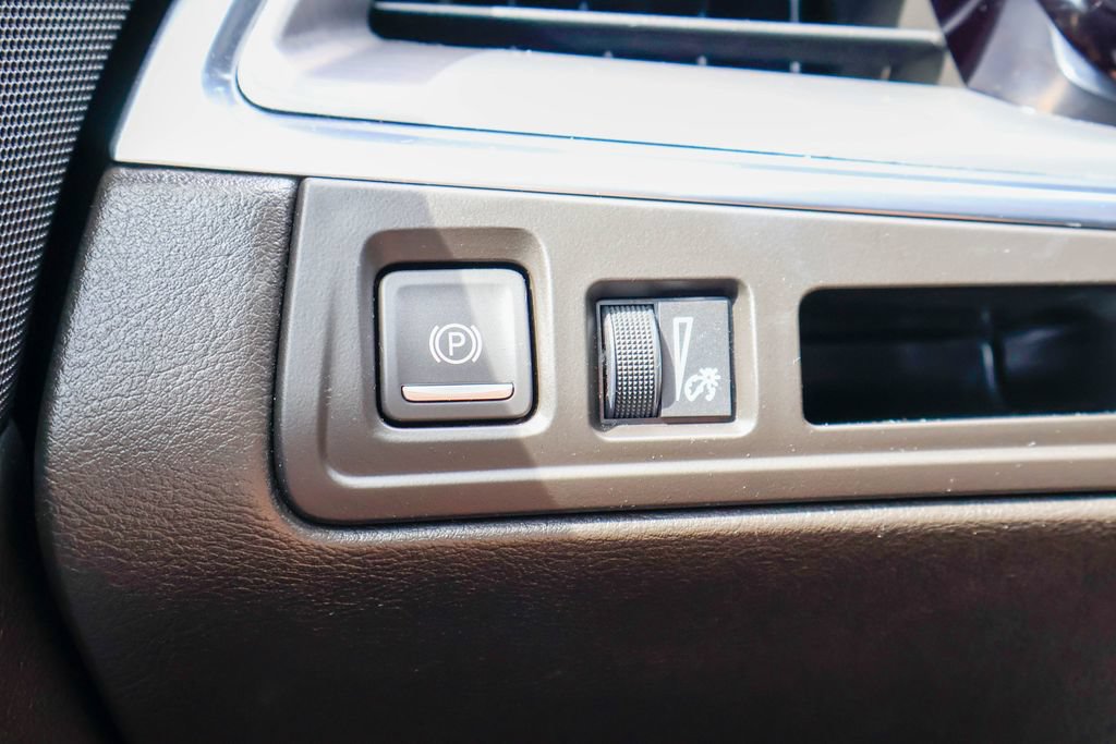 Used 2019 Cadillac XT5 Premium Luxury w/ Driver Assist Package FWD image 22