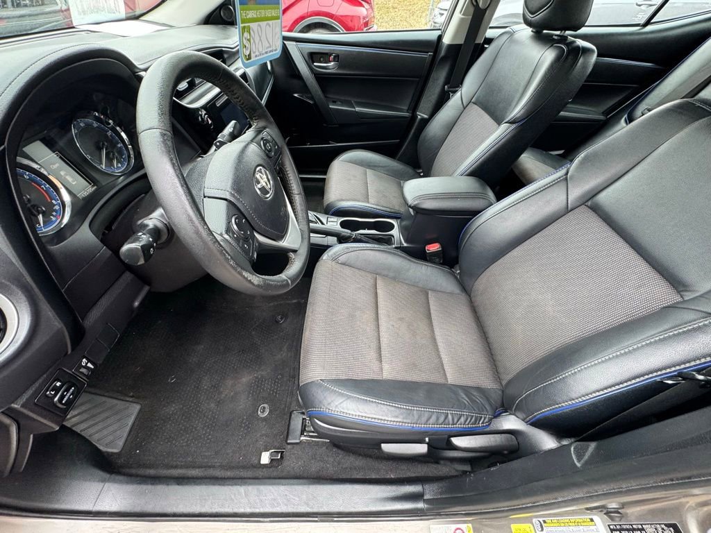 Used 2017 Toyota Corolla SE w/ Carpet Mat Package (TMS) FWD image 8