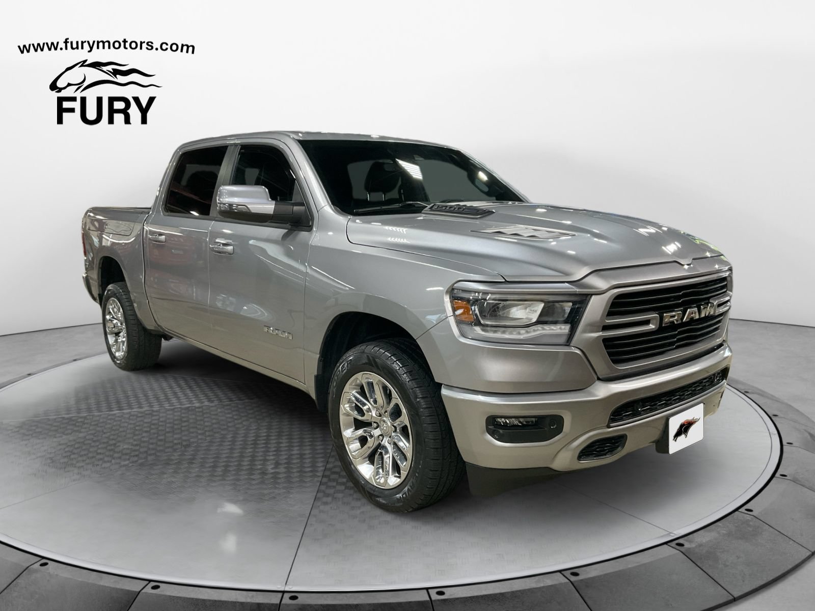 Used 2023 RAM 1500 Laramie AWD/4WD image 1