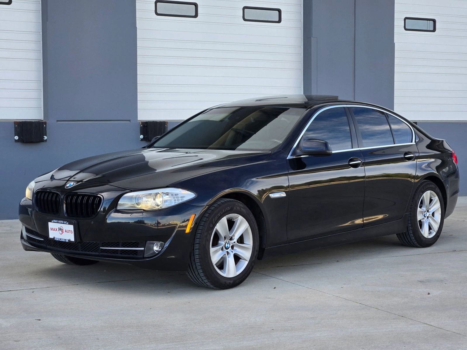 Used 2011 BMW 528i Sedan image 4