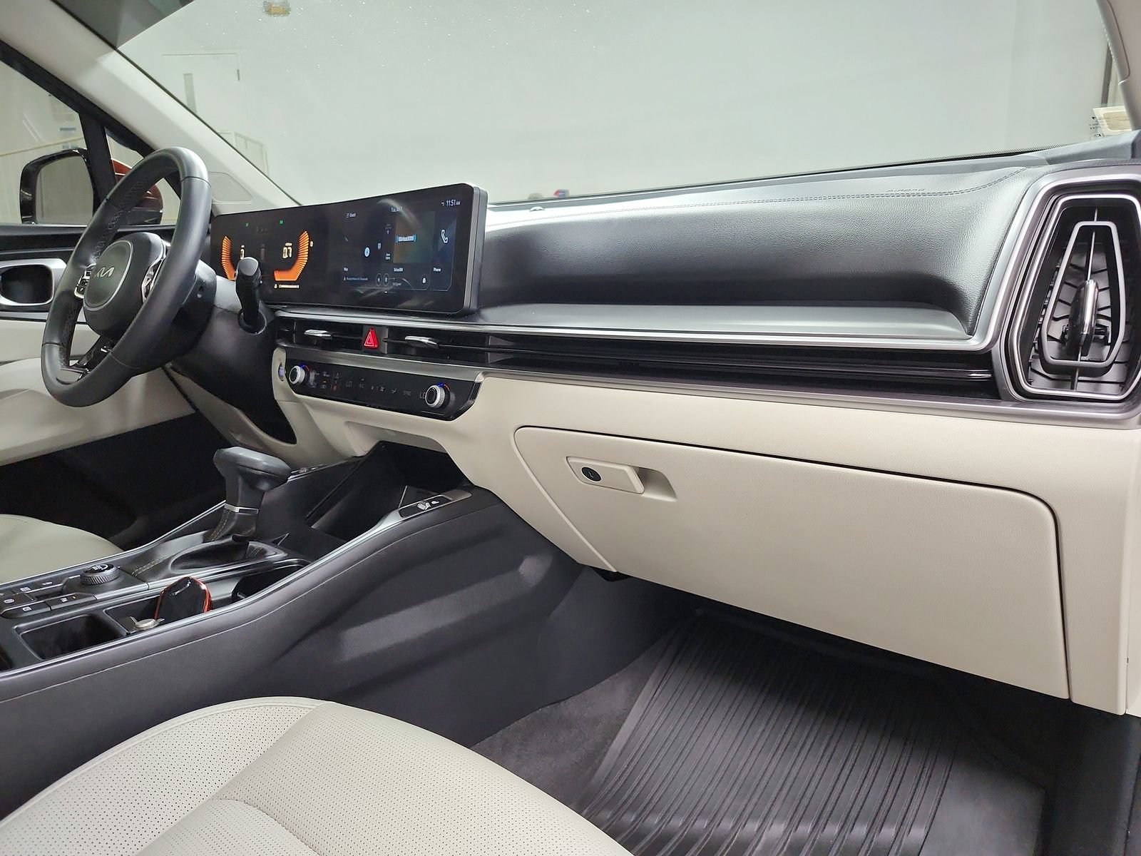 Used 2025 Kia Sorento S w/ Panoramic Sunroof Package FWD image 44
