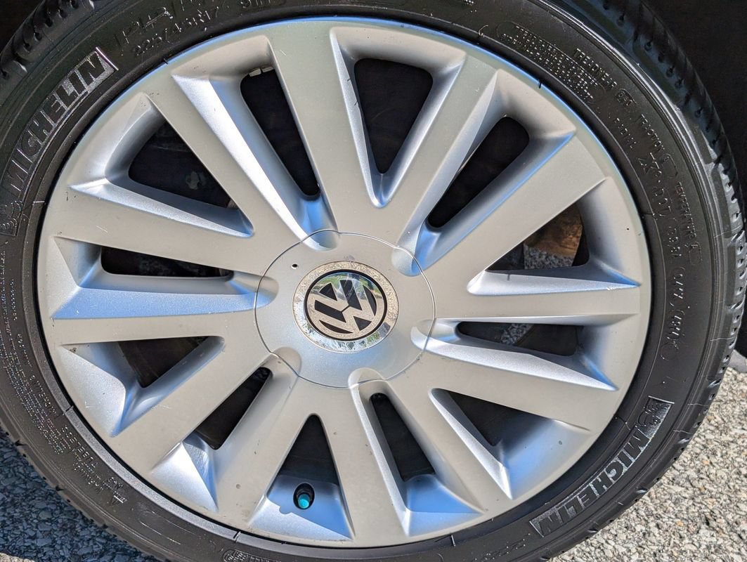 Used 2008 Volkswagen Beetle SE FWD image 36