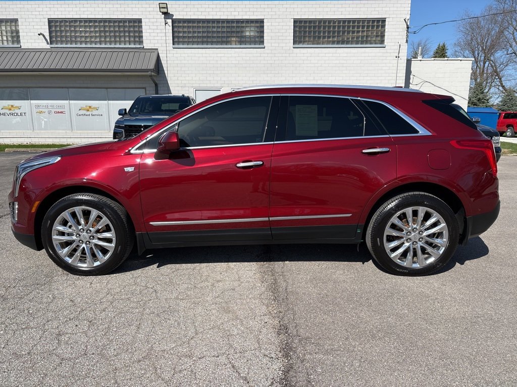 Used 2017 Cadillac XT5 Platinum w/ Driver Assist Package image 5