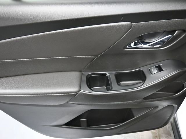 Used 2023 Chevrolet Traverse LT image 19