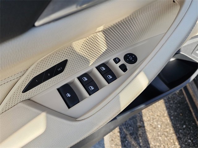 Used 2022 BMW 430i xDrive Convertible w/ Convenience Package image 11