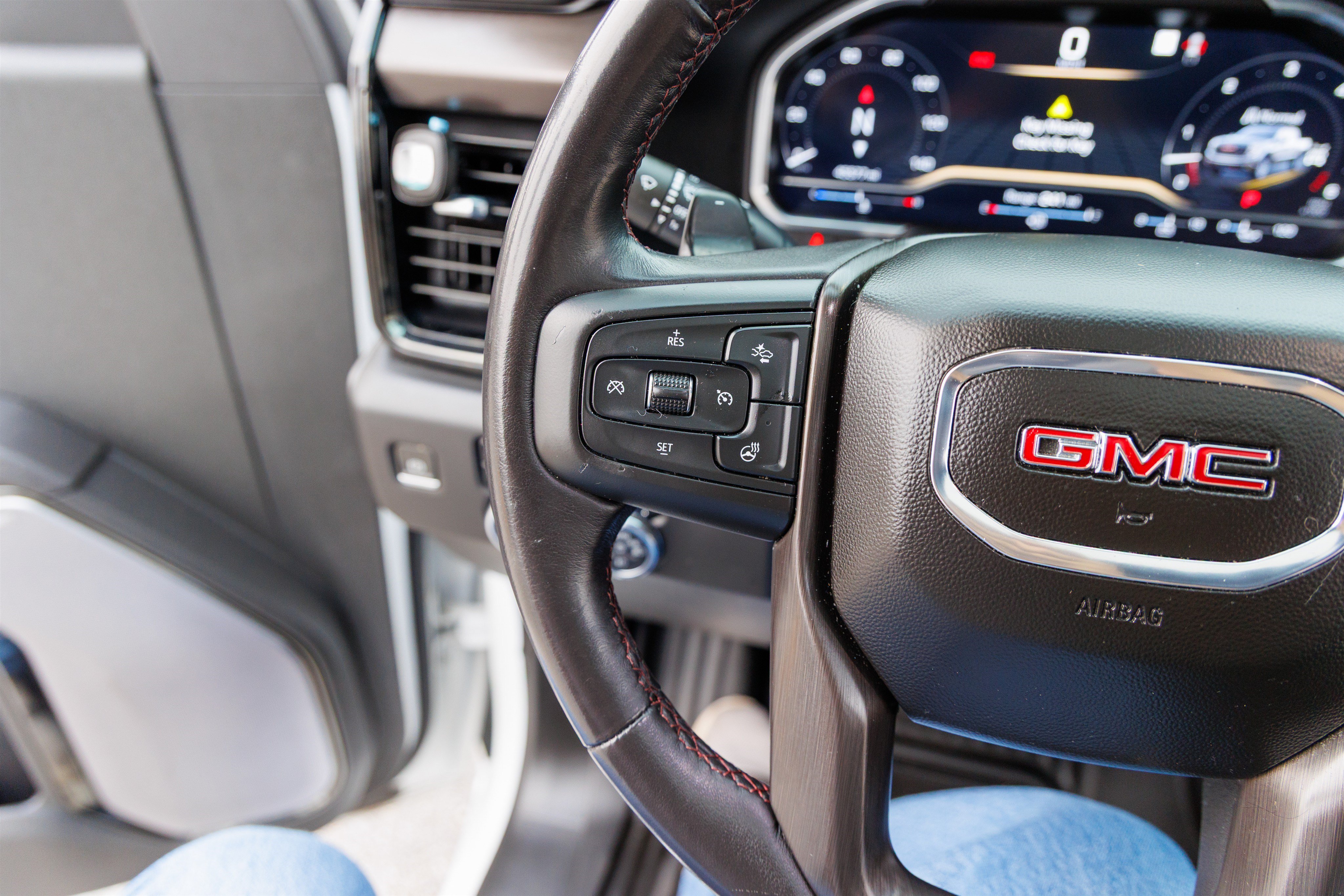 Used 2023 GMC Sierra 1500 AT4X AWD/4WD image 22