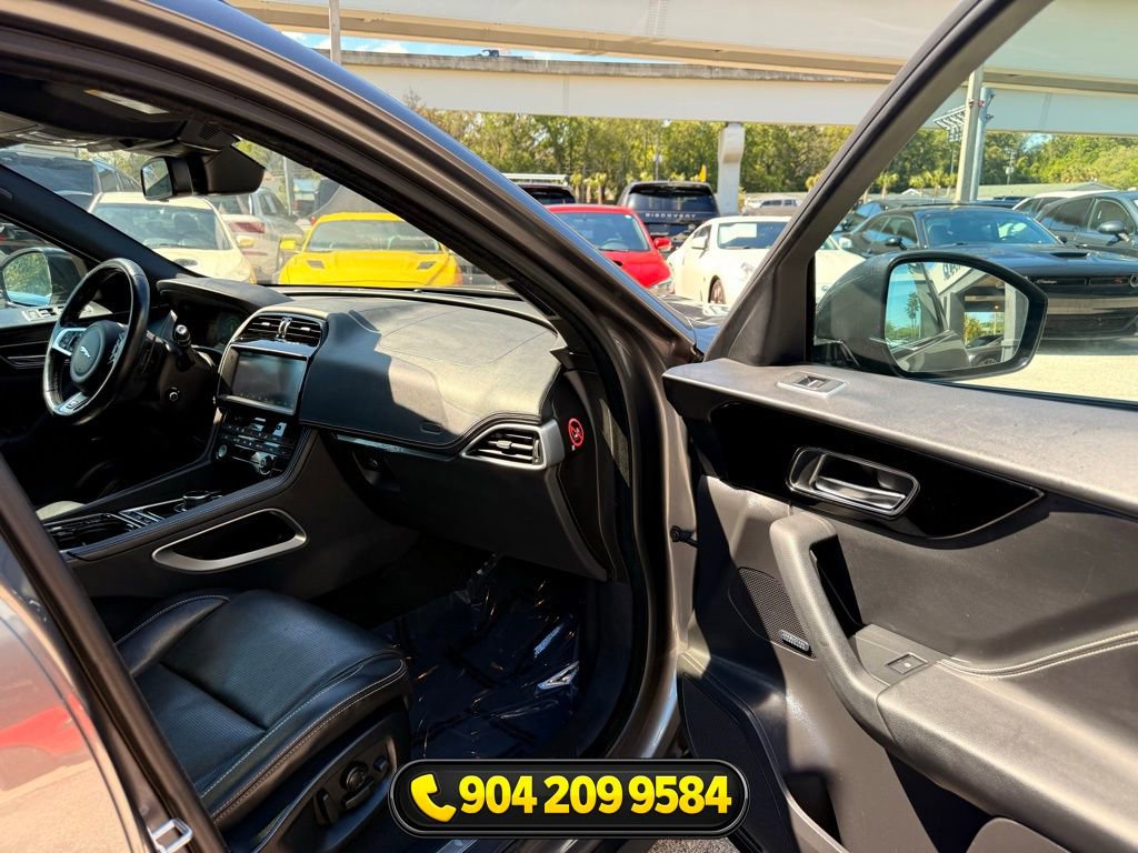 Used 2017 Jaguar F-PACE R-Sport image 34