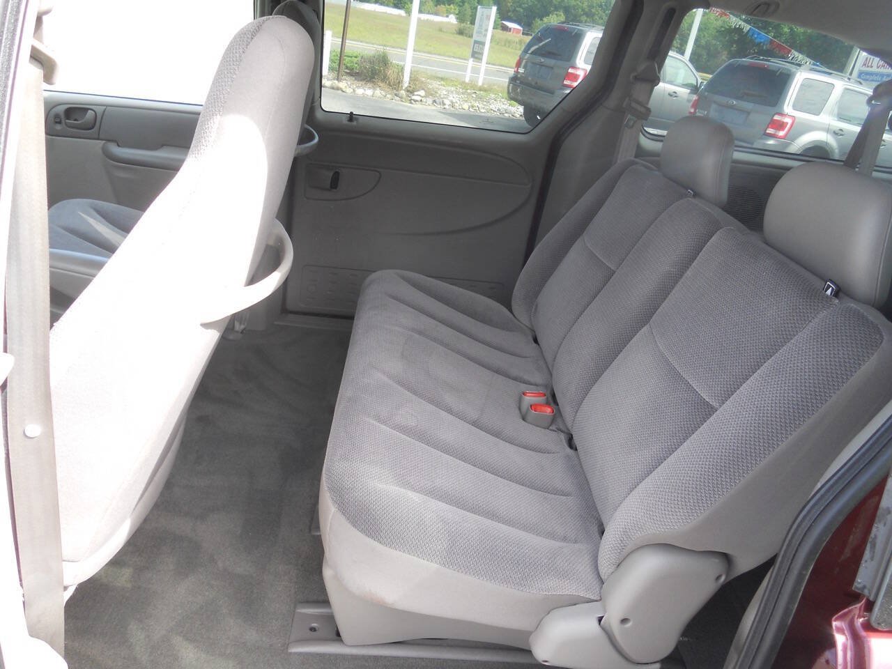 Used 2003 Dodge Grand Caravan SE FWD image 28