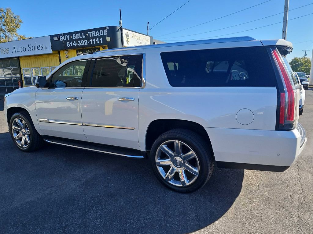 Used 2017 Cadillac Escalade ESV Luxury image 4