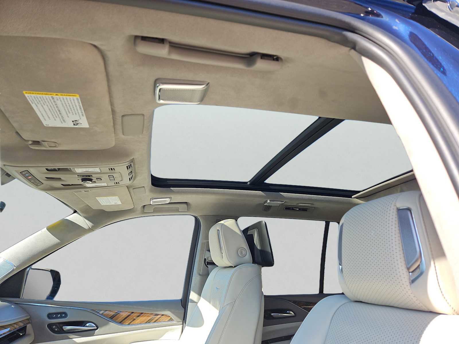 Used 2021 Cadillac Escalade Premium Luxury Platinum image 8