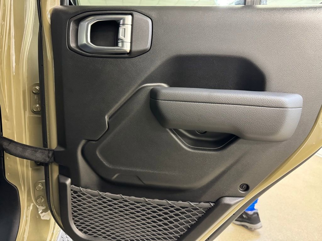Used 2025 Jeep Wrangler Unlimited Rubicon w/ Convenience Group image 24