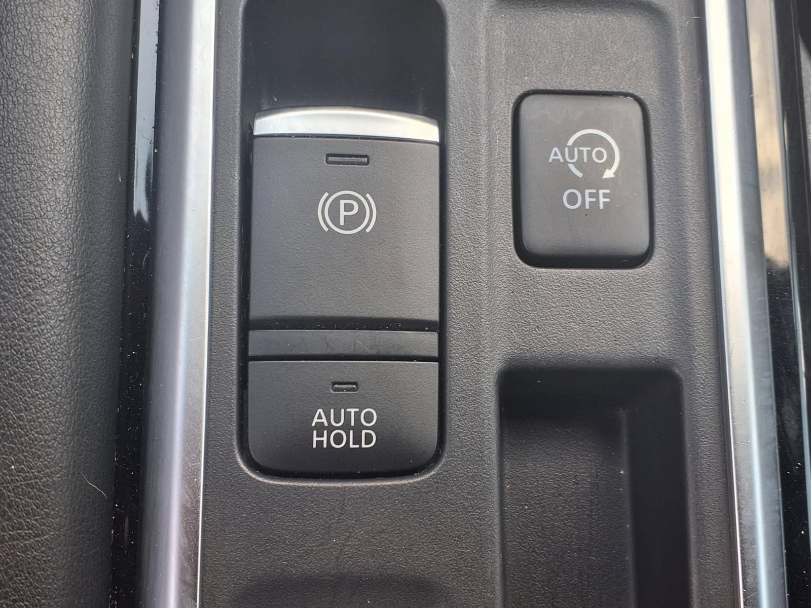 Used 2025 Nissan Pathfinder SV FWD image 10