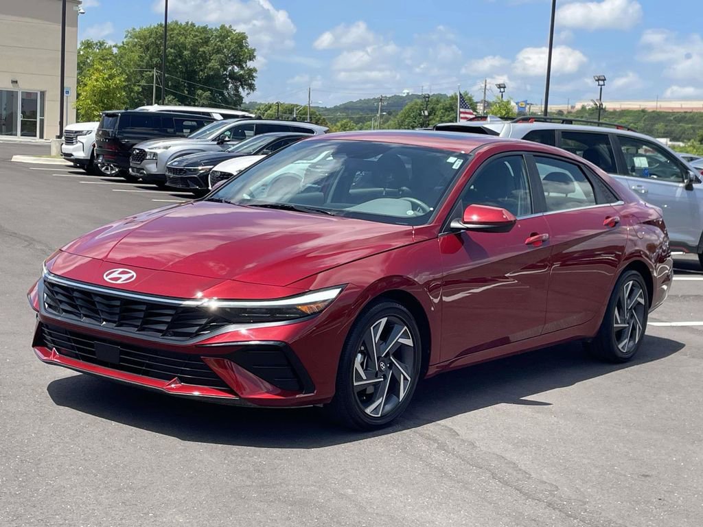 Certified 2025 Hyundai Elantra SEL FWD image 7