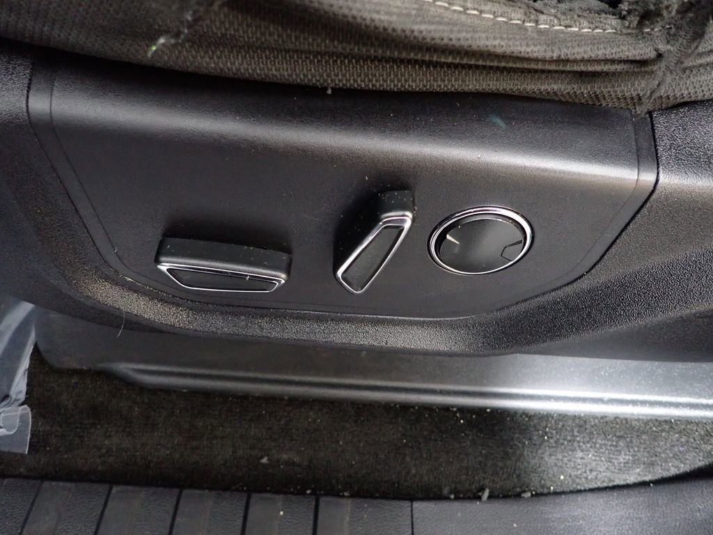 Used 2015 Ford F150 XLT w/ Equipment Group 302A Luxury image 21