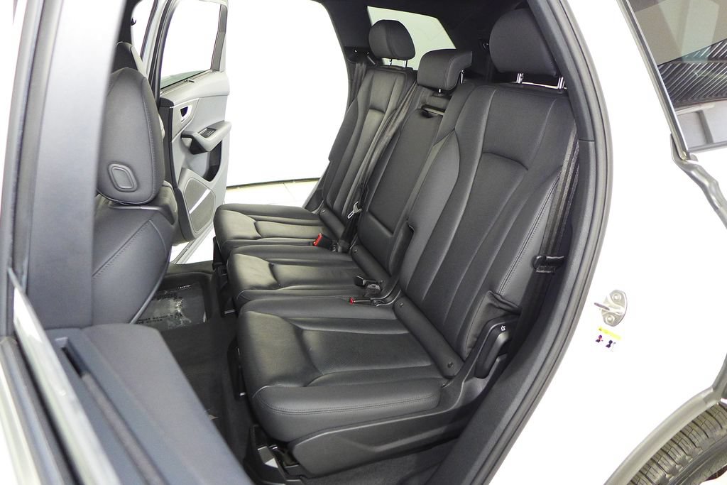 Used 2023 Audi Q7 2.0T Premium Plus w/ Premium Plus Package AWD/4WD image 22
