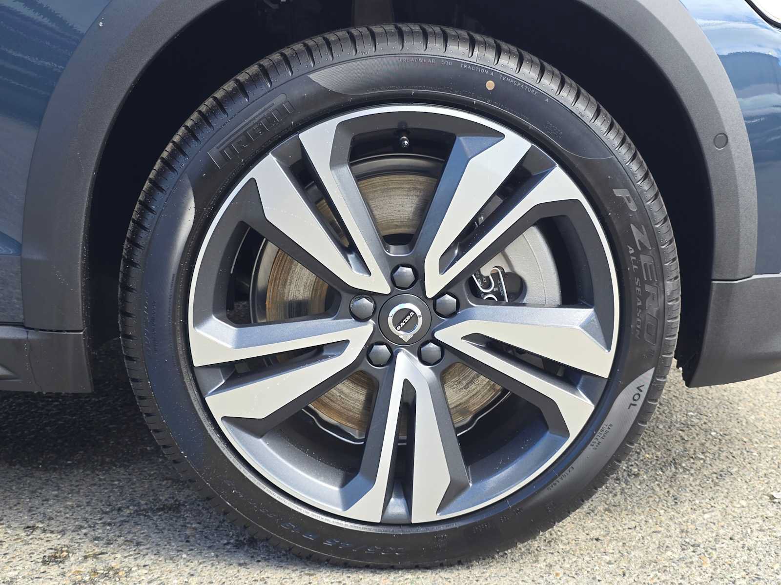 New 2026 Volvo V60 B5 Cross Country Plus w/ Protection Package Premier AWD/4WD image 9