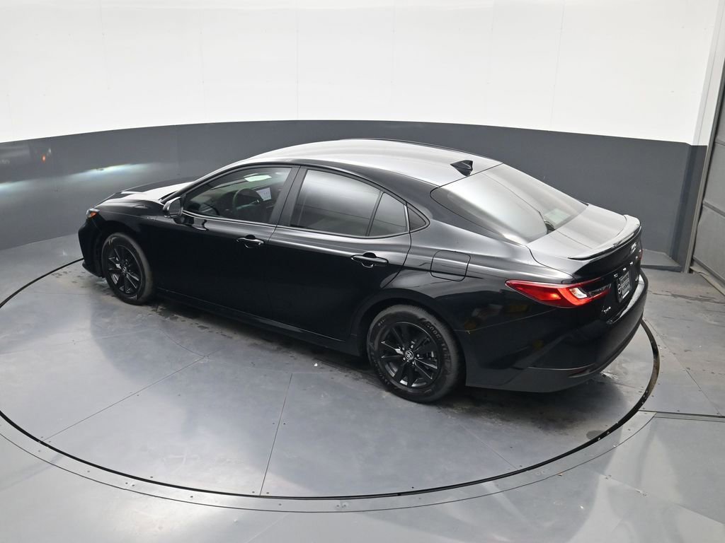 Used 2025 Toyota Camry LE w/ Convenience Package image 29