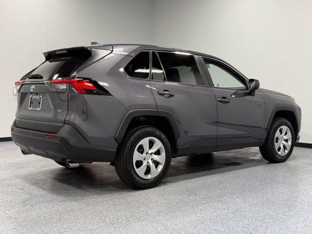 Used 2022 Toyota RAV4 LE FWD image 11