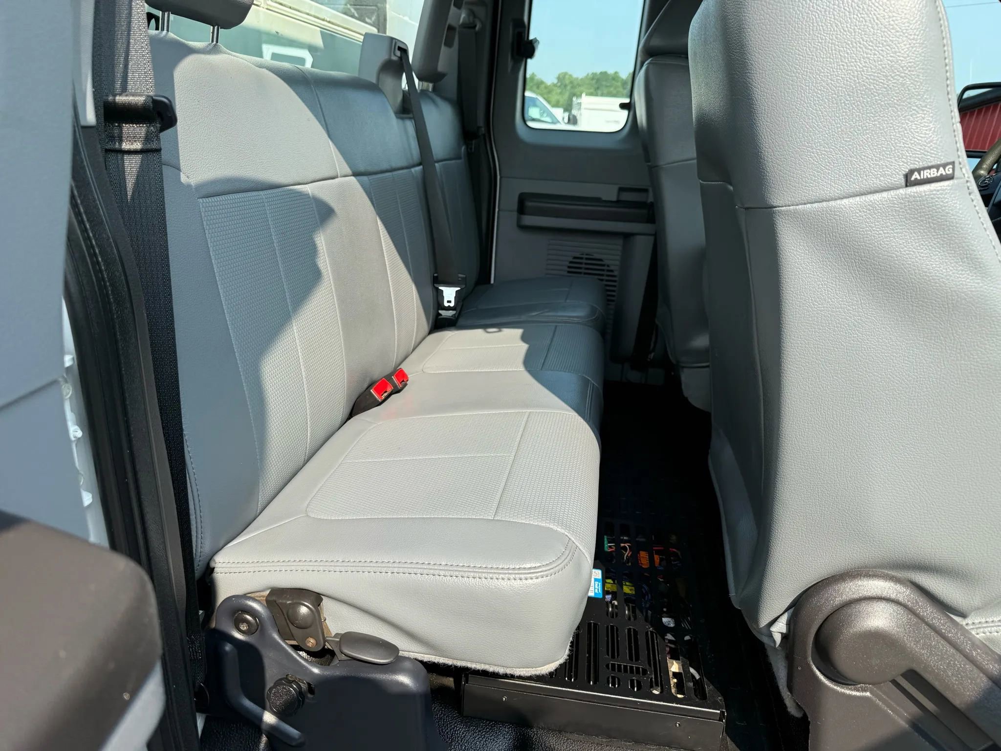 Used 2016 Ford F550 XLT 162  W.B. 4D image 24