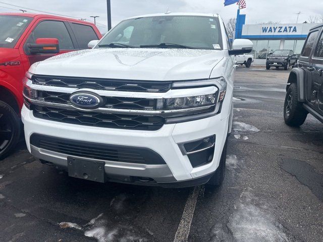 Used 2023 Ford Expedition Limited image 4