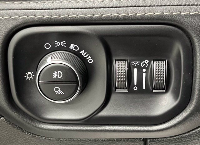 Used 2022 RAM 1500 Limited w/ Body Color Bumper Group AWD/4WD image 32