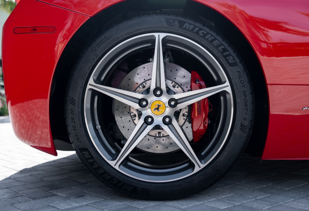 Used 2013 Ferrari 458 Spider RWD image 15