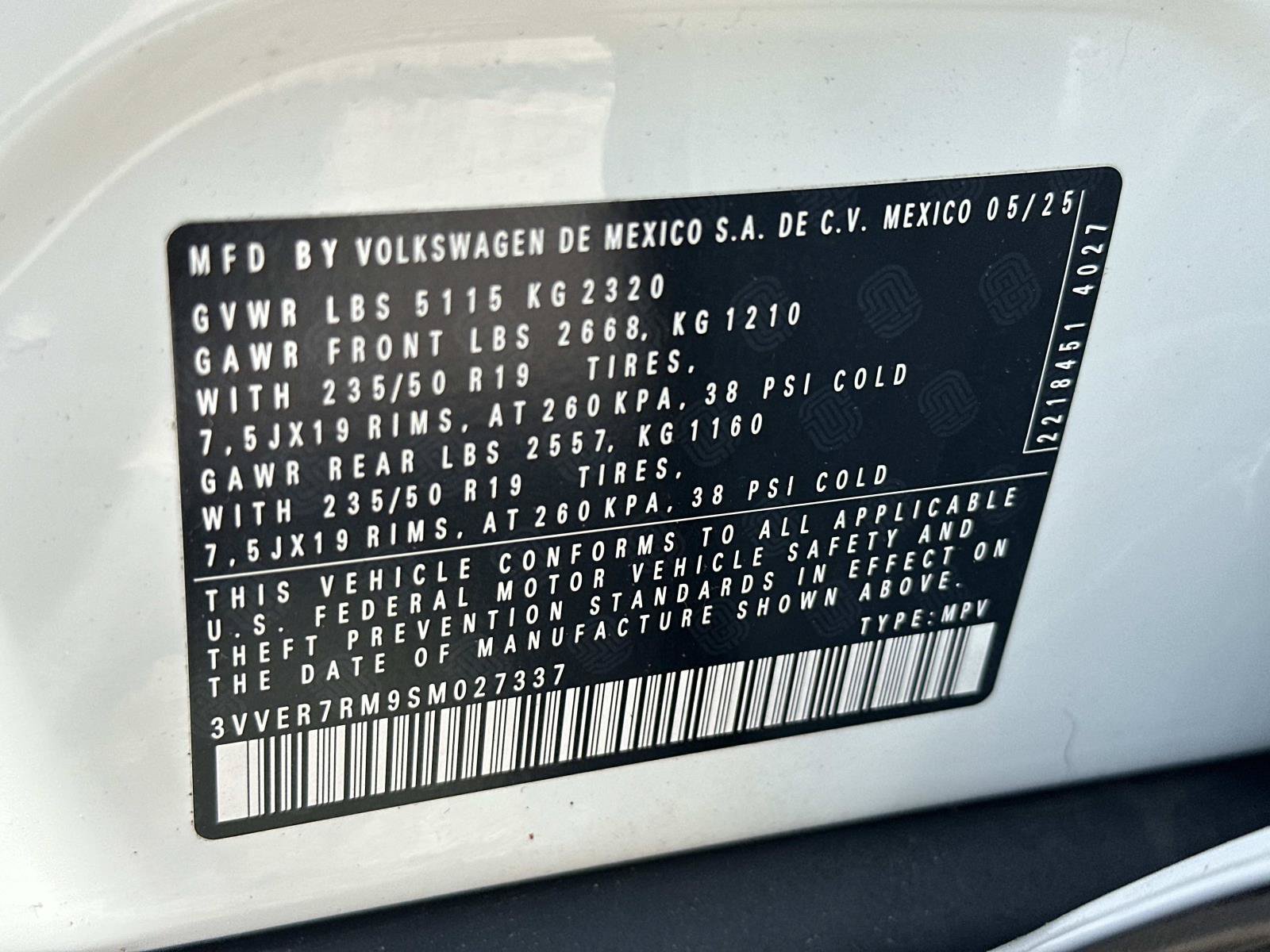 Used 2025 Volkswagen Tiguan SE AWD/4WD image 17