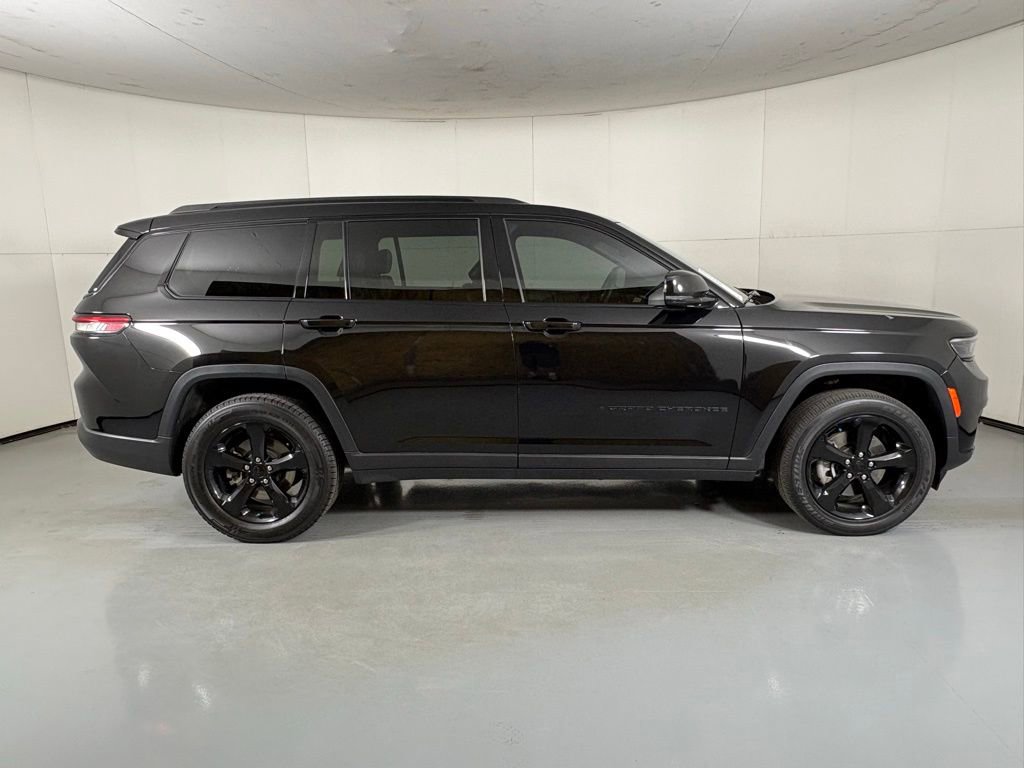 Used 2023 Jeep Grand Cherokee L Laredo AWD/4WD image 9