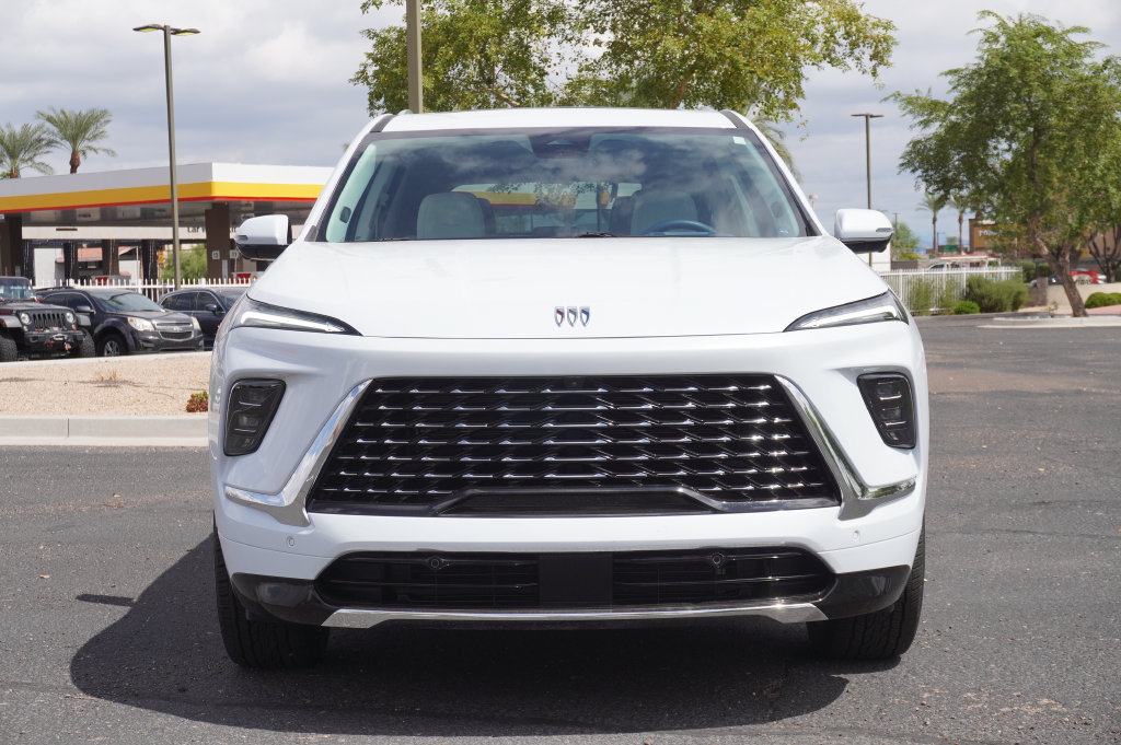 Used 2026 Buick Enclave Avenir w/ Super Cruise Package FWD image 8