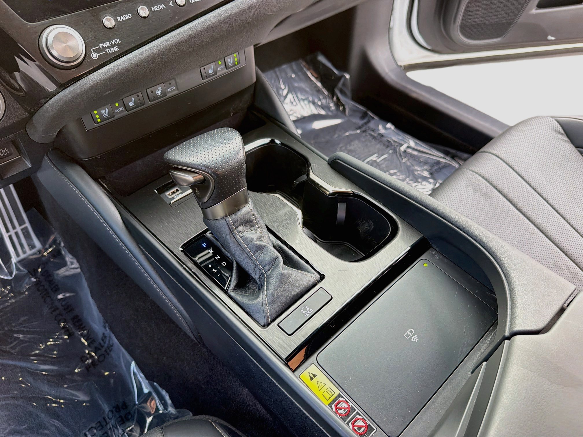 Certified 2023 Lexus ES 350 F Sport w/ Accessory Package (Z2) FWD image 16