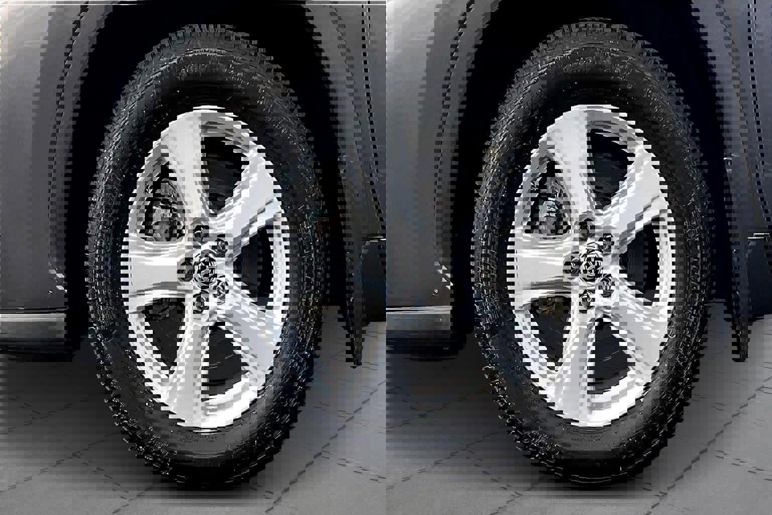 Used 2022 Toyota Highlander LE image 10