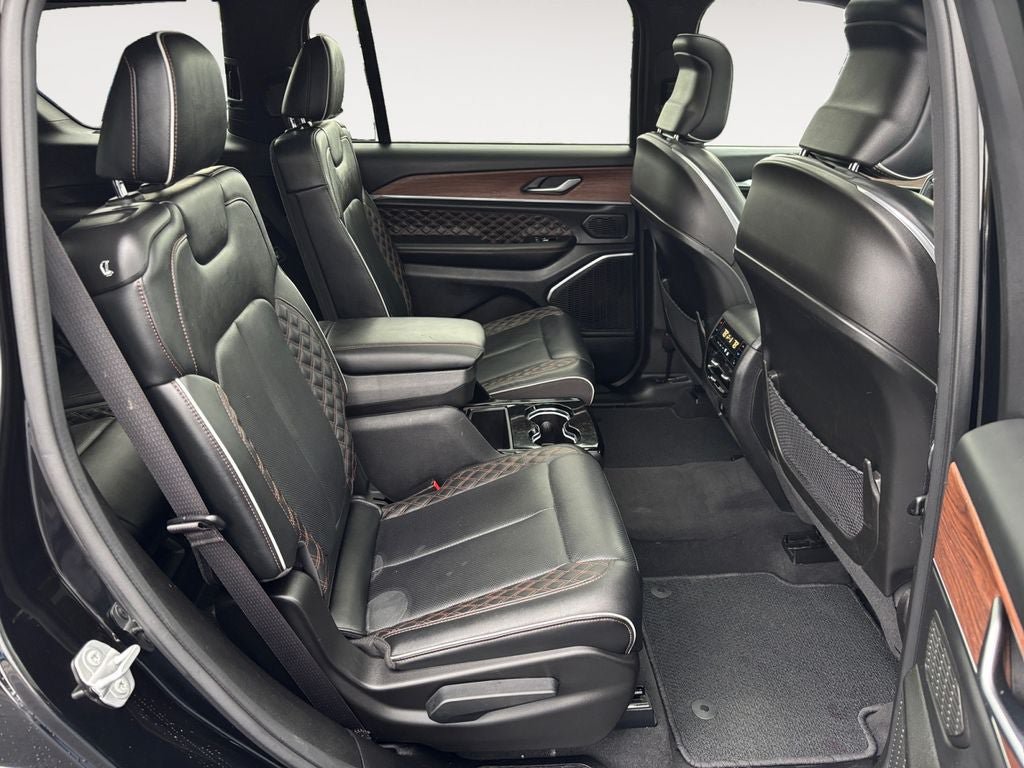 Used 2023 Jeep Grand Cherokee L Summit AWD/4WD image 23