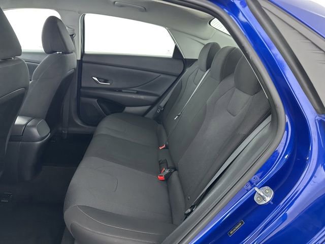 Used 2021 Hyundai Elantra SE image 27