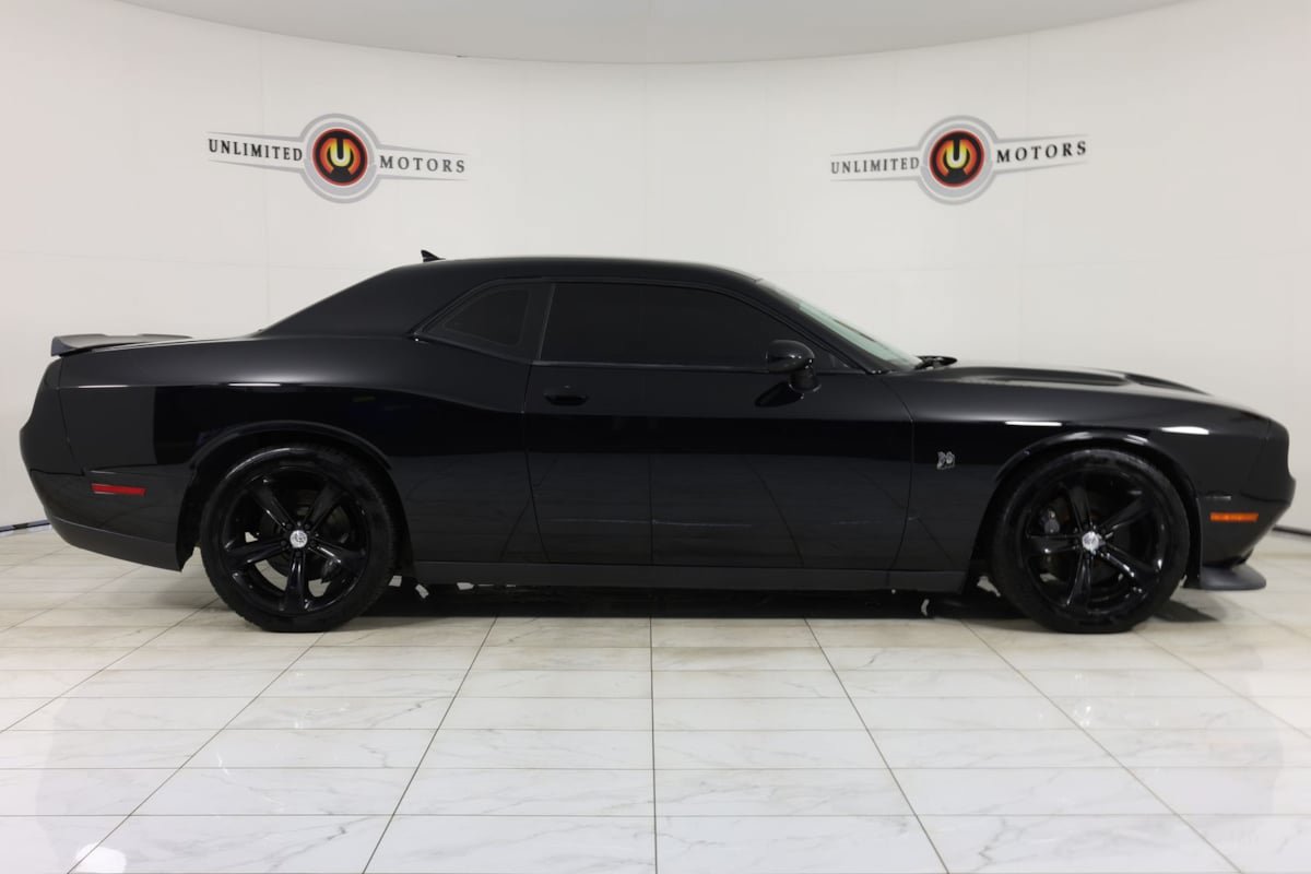 Used 2015 Dodge Challenger R/T Scat Pack RWD image 2
