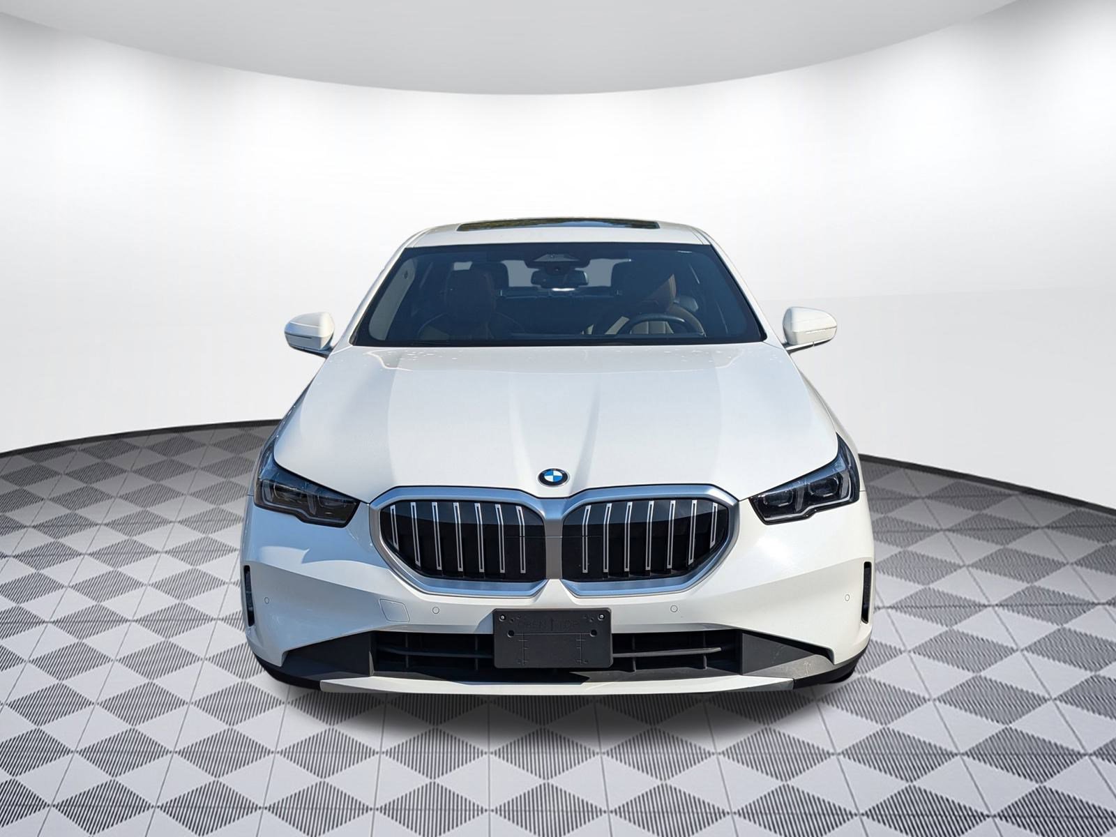Used 2024 BMW 530i xDrive w/ Convenience Package image 6