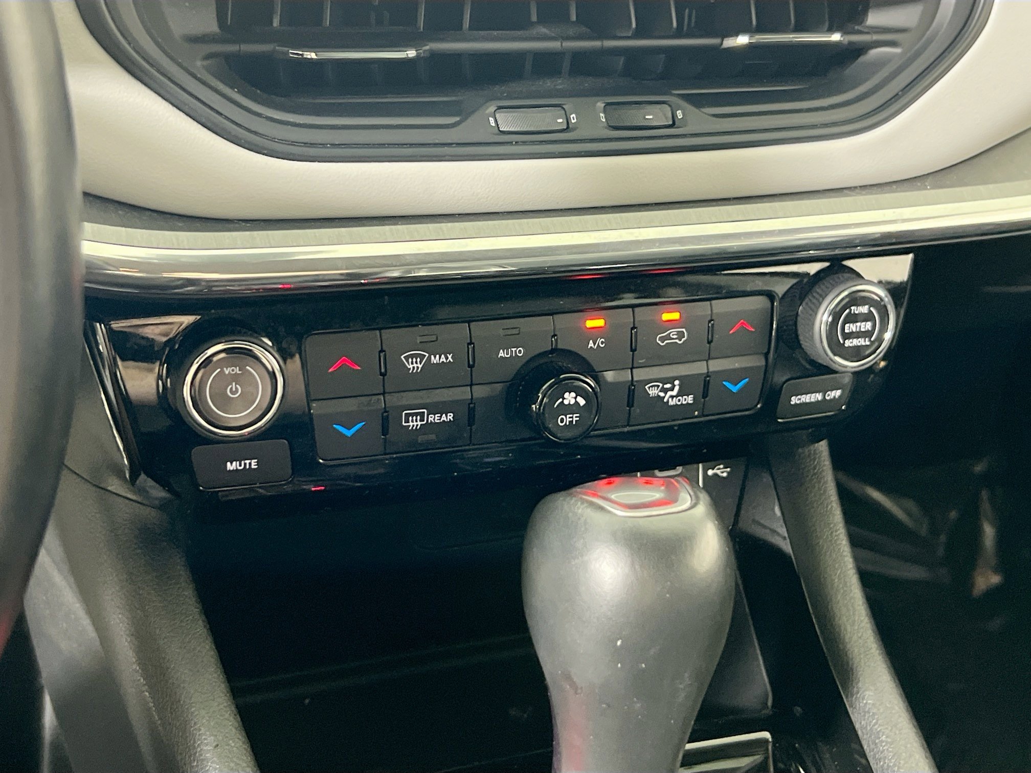 Used 2022 Jeep Compass Limited w/ Sun and Sound Group image 15