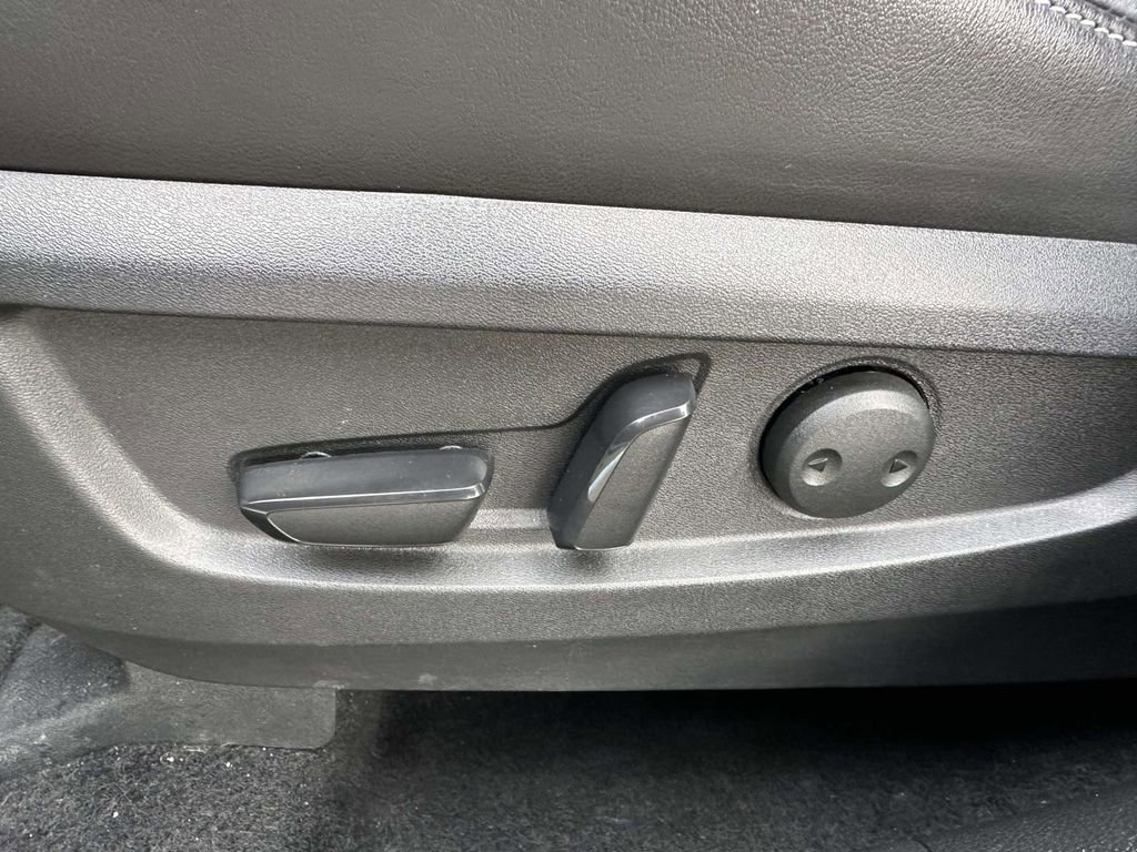 Used 2022 INFINITI QX55 Luxe w/ Cargo Package image 17