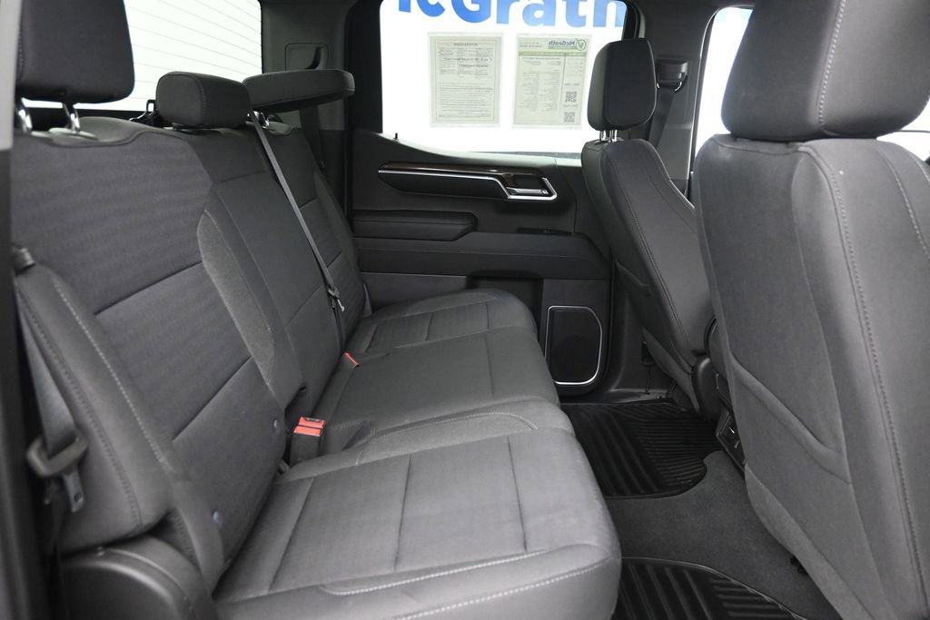 Used 2022 Chevrolet Silverado 1500 LT w/ Z71 Off-Road Package AWD/4WD image 8