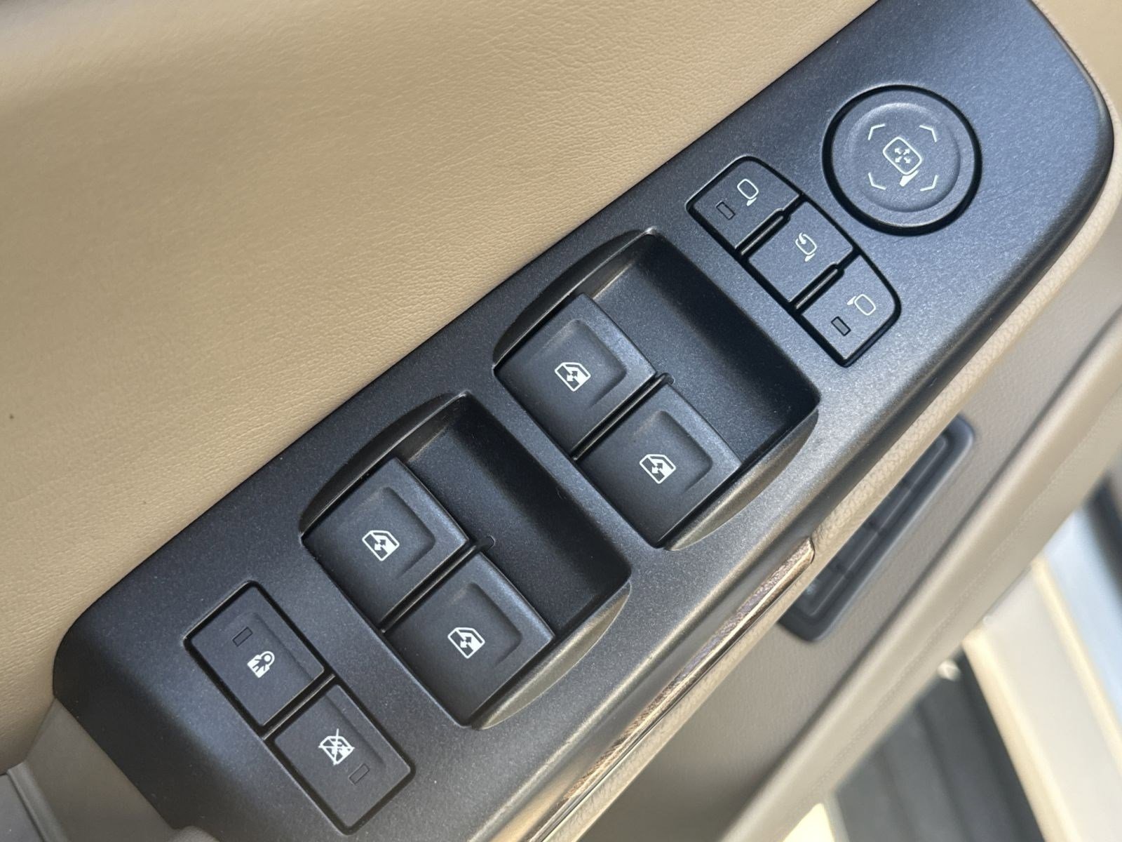 Used 2019 GMC Yukon SLT w/ Open Road Package image 8