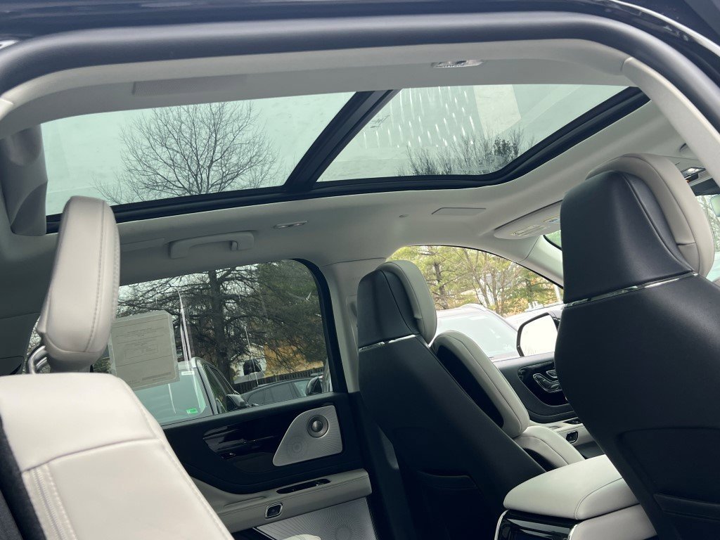 New 2026 Lincoln Aviator Reserve image 12