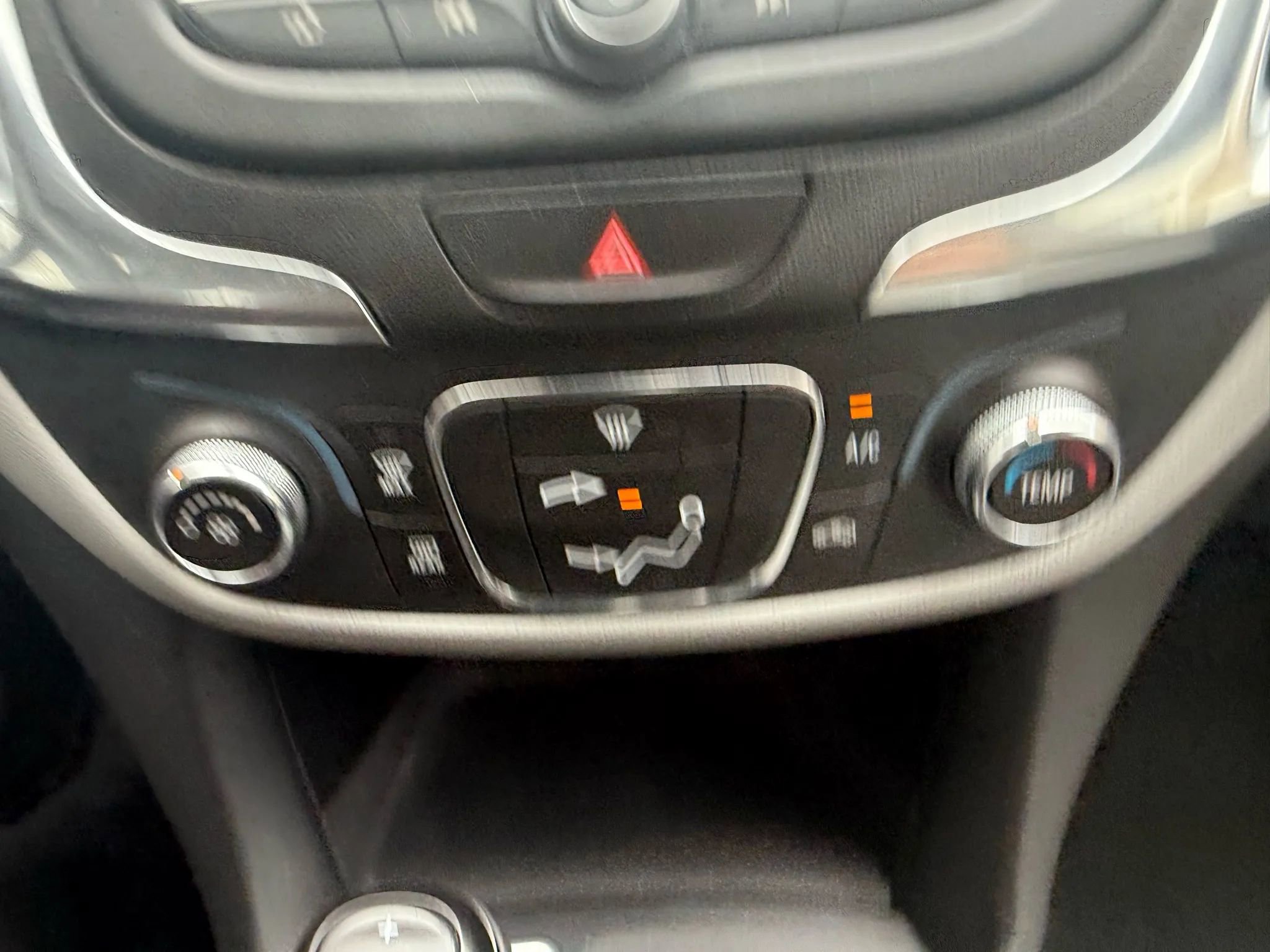 Used 2021 Chevrolet Equinox LS image 19