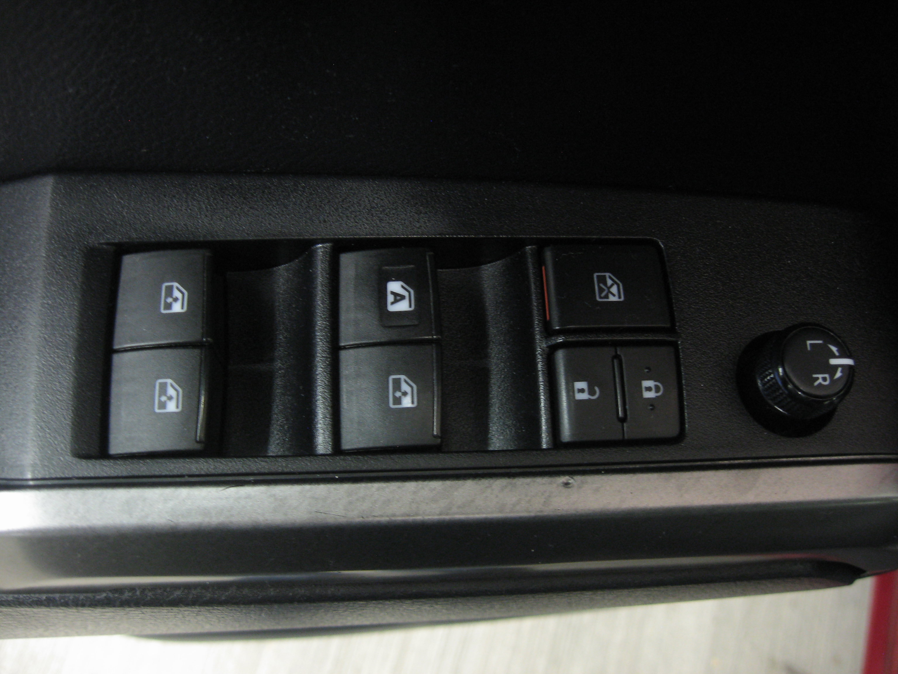 Used 2020 Toyota Tacoma SR5 image 12